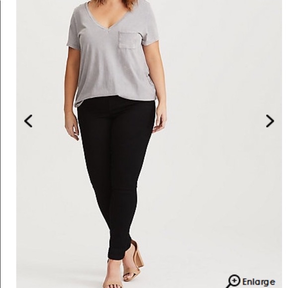 EUC Torrid Black Skinny Jeans - Picture 3 of 3